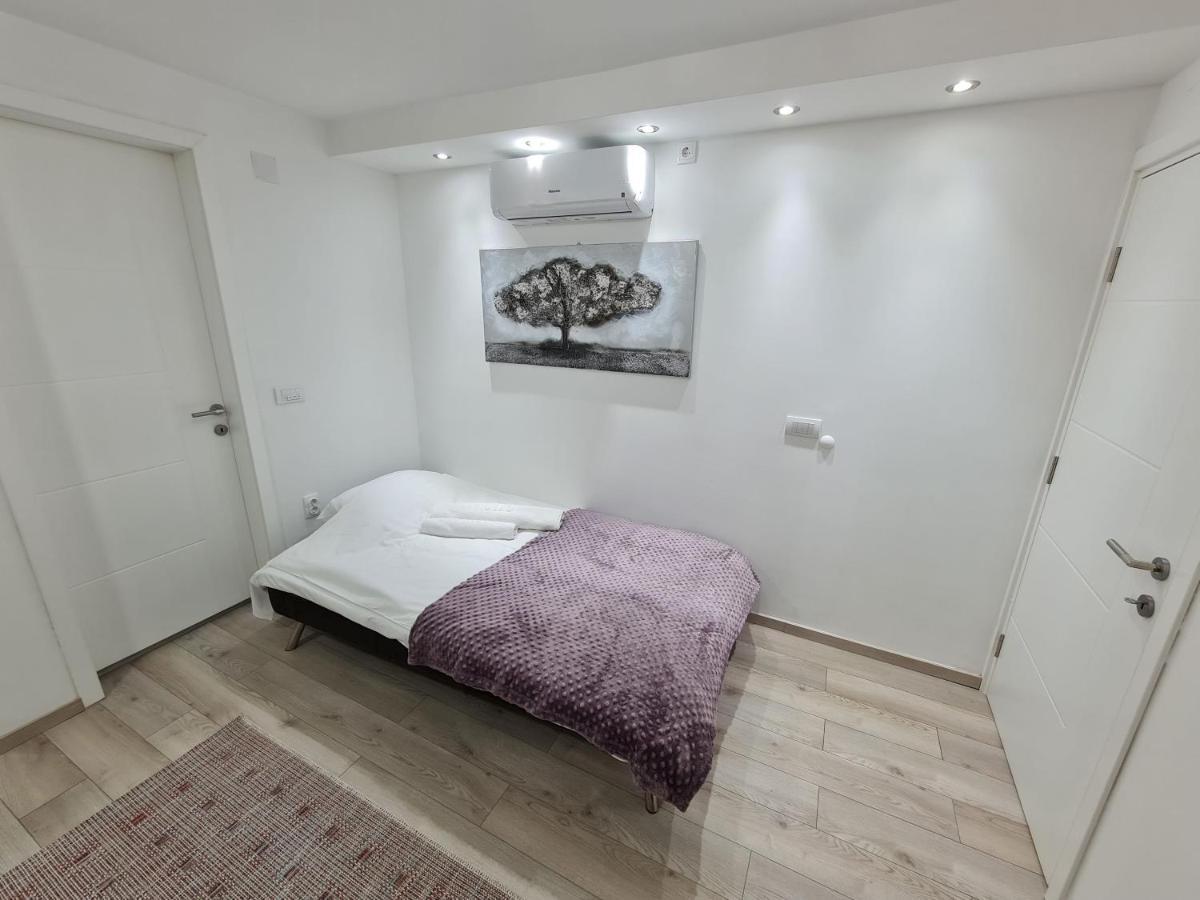 "Astor16" Apartments Ni Exterior foto
